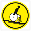 Визуальный предупреждающий знак «Осторожно! Лестница вниз», ДС74 (пластик 2 мм, 200х200 мм)